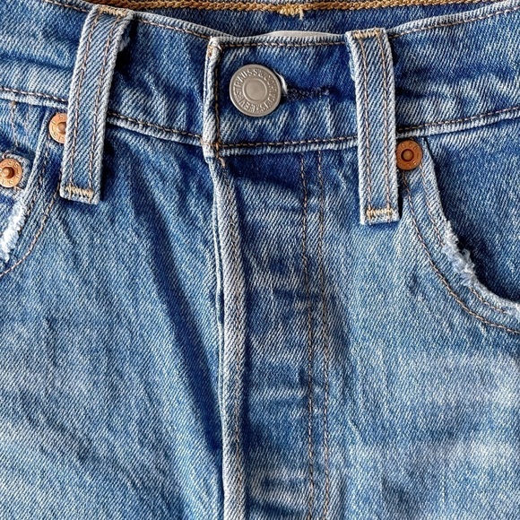 Levi's Ribcage Shorts - Picture 5 of 12